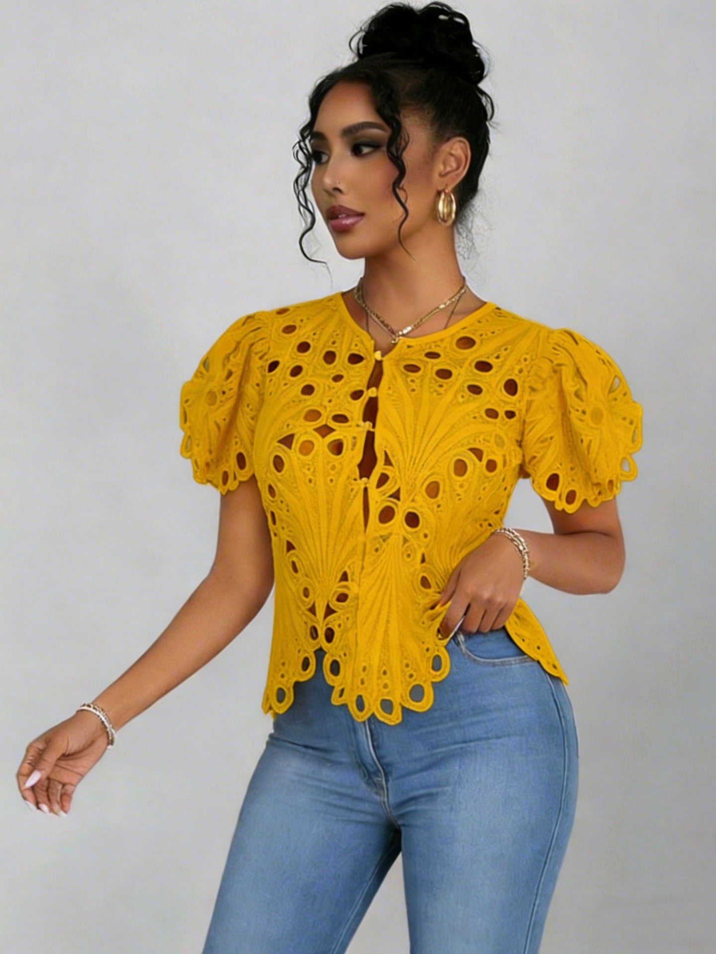 Solid color women's top